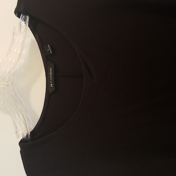 Halston tank with asymmetrical hem - Picture 2 of 5